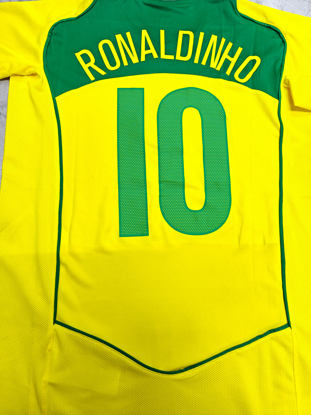 Ronaldinho Version - Brazil Home Retro 04/06 Jersey